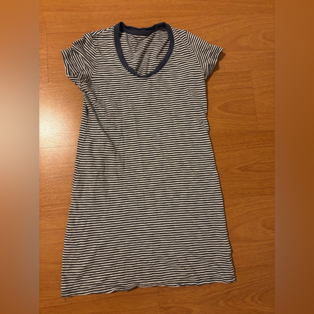 Universal Threads Striped Navy and White Women's Top